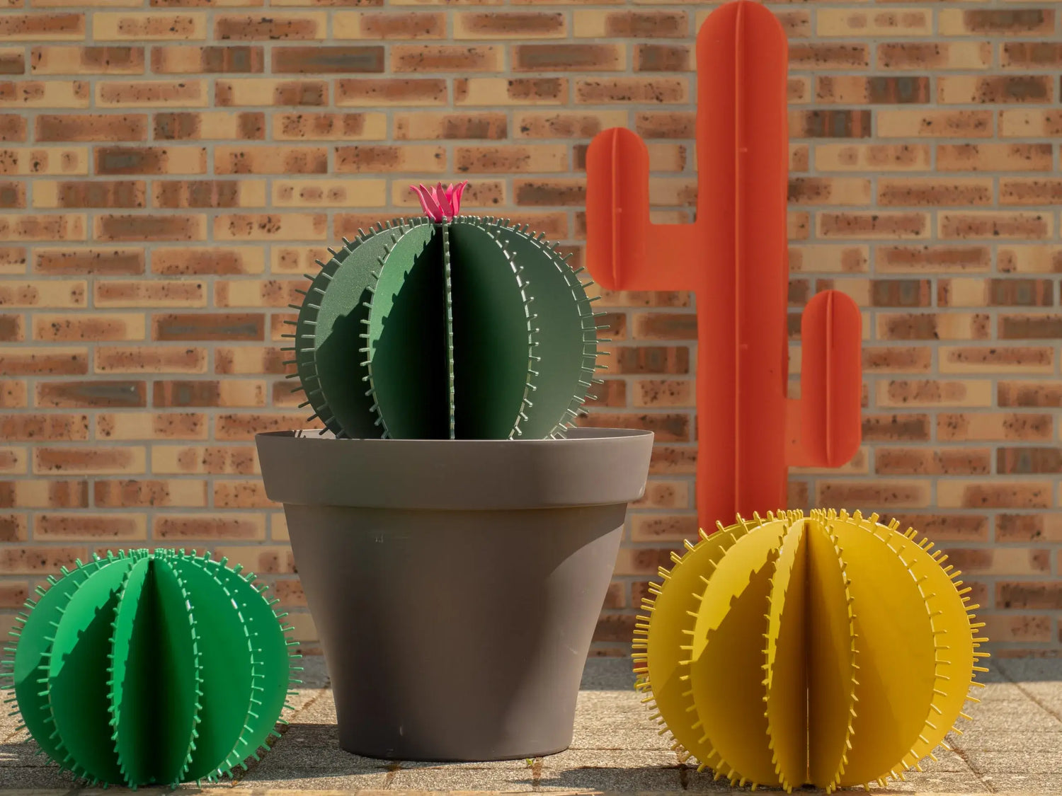Cactus boule diamètre 50 ou 72 cm en aluminium couleur au choix