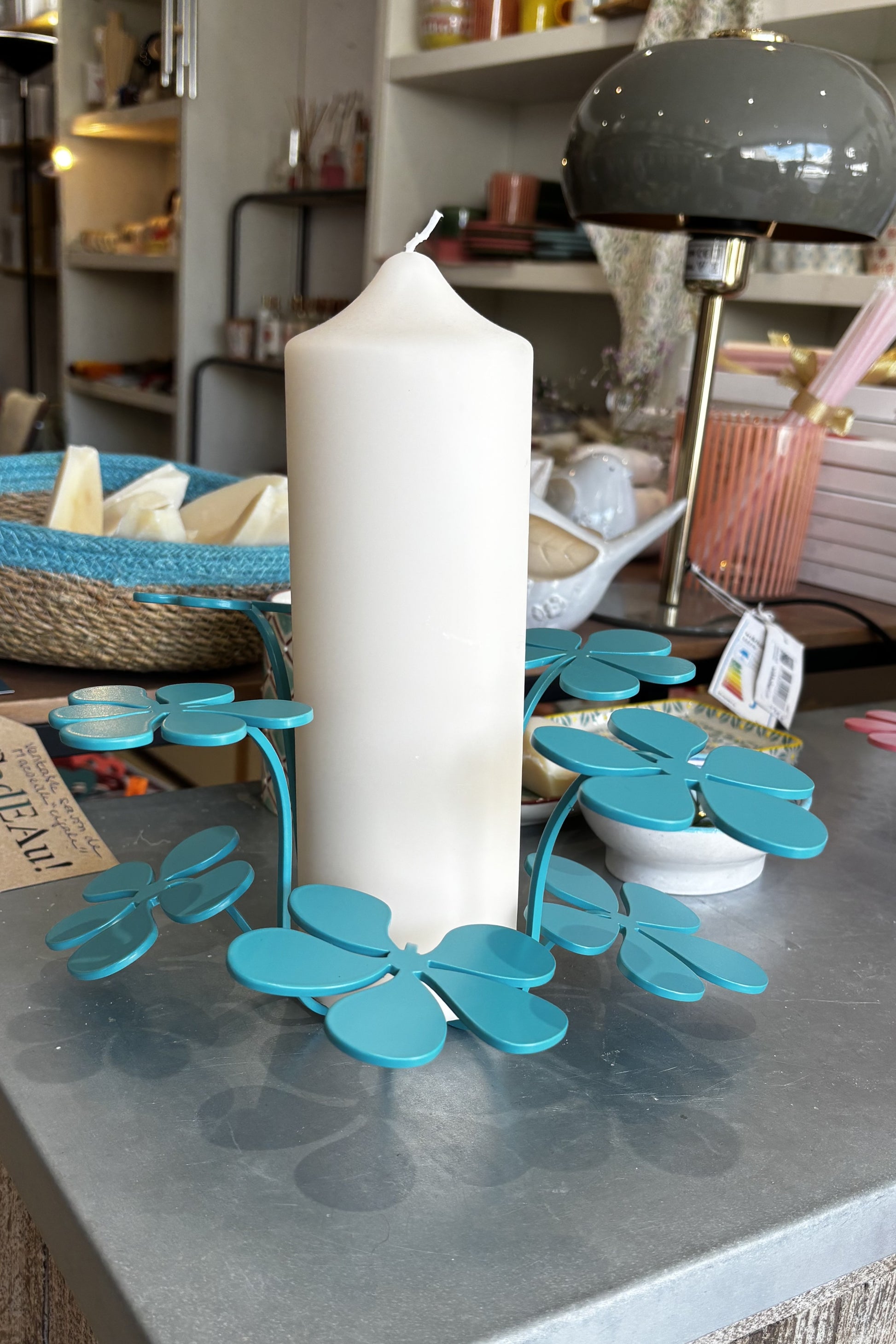 La décoration Fleur "dure de la Feuille" peut également servir de bougeoir 