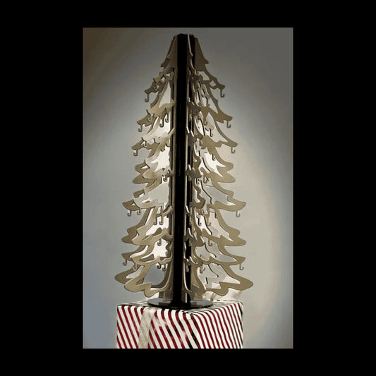 Sapin artificiel en aluminium peinture époxy thermolaqué pour un usage intérieur et ou extérieur. Arbre de Noël nouvelle génération, plus durable, réutilisable. démontable et encombrement à plat réduit.